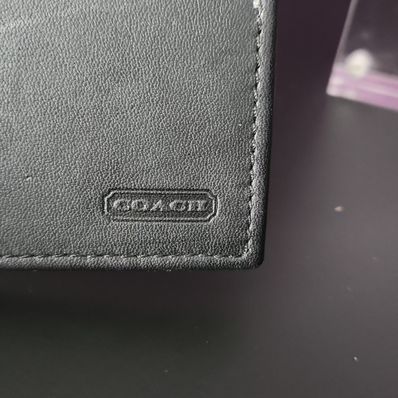 Coach Clear Acrylic Photo Frames with Black and White Accents - Picture 6 of 8